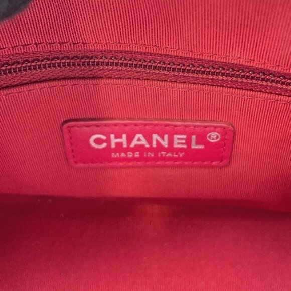 CHANEL Gabriel Size Small Aged Calf Leather White - Picture 14 of 15